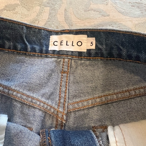 Cello Jeans Women's Juniors High Rise Straight Leg Dad
Jeans - Picture 7 of 10